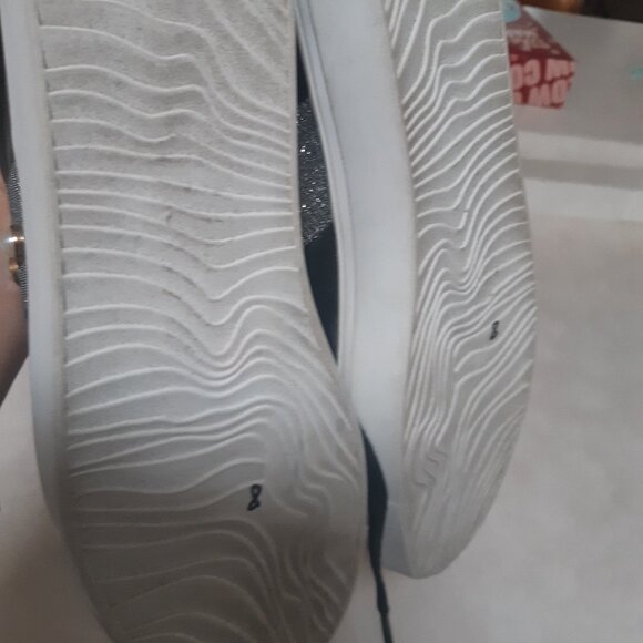 Steve Madden Black Runners (Sneakers) with gold and silver trim Size 8 - Picture 11 of 13